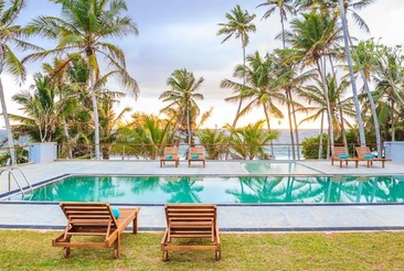 R Degree Hotel