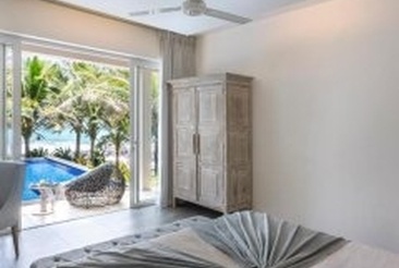 The Sandals By Edwards Collection