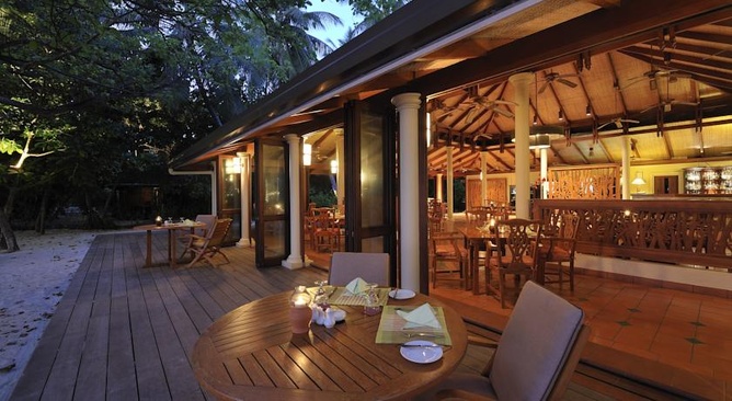 Royal Island Resort & Spa