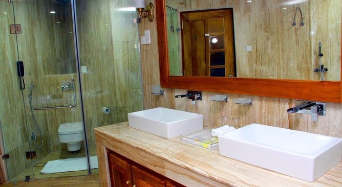 Araliya Green Hills Hotel