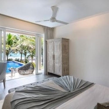 The Sandals By Edwards Collection