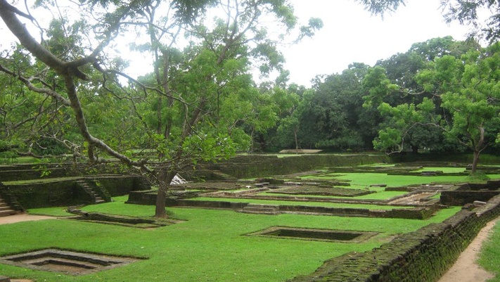 ДАМБУЛЛА И СИГИРИЯ ЗА ОДИН ДЕНЬ