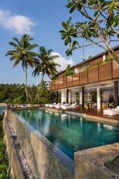 Ahu Bay