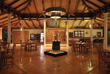 Royal Island Resort & Spa