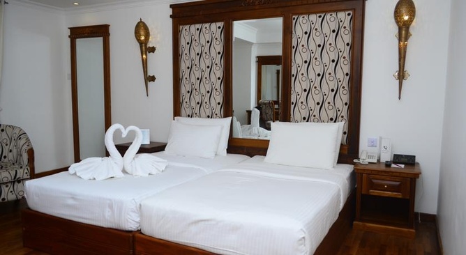 Araliya Green Hills Hotel
