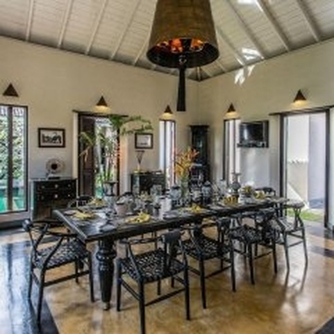 Villa Mayurana By Edwards Collection