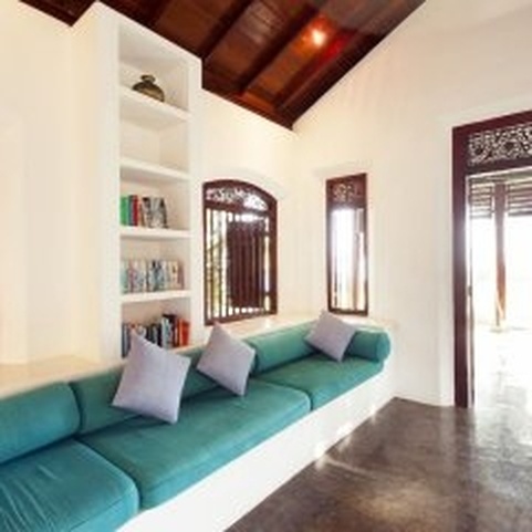 Apa Villa