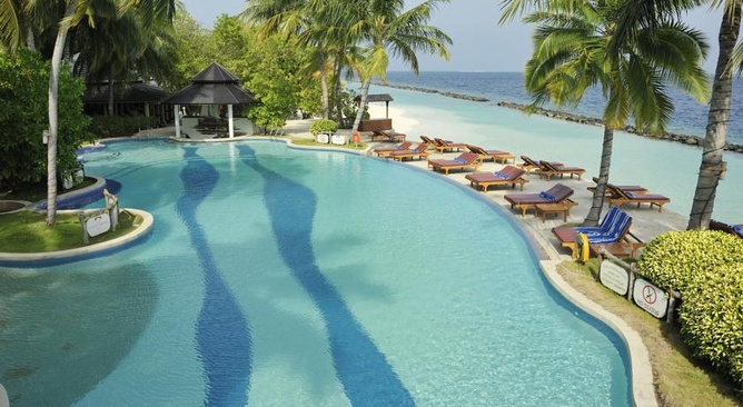 Royal Island Resort & Spa