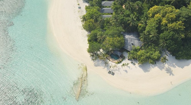 Royal Island Resort & Spa