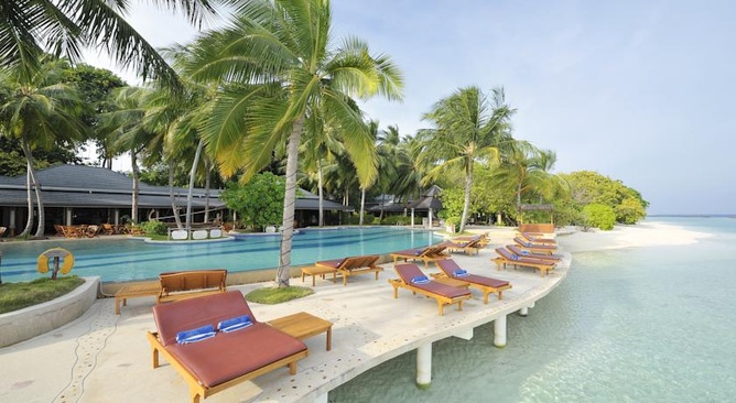 Royal Island Resort & Spa
