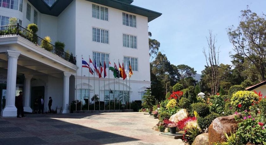 Araliya Green Hills Hotel