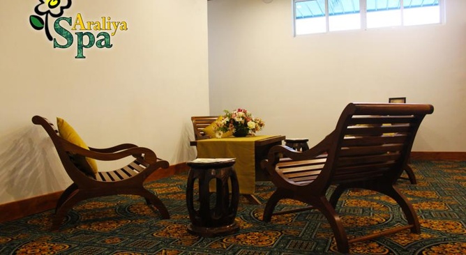 Araliya Green Hills Hotel